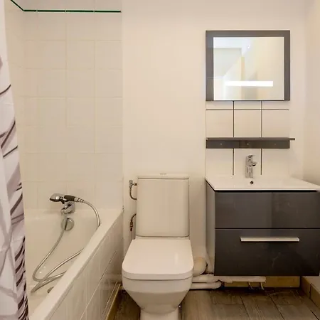 Апартаменты Studio De Charme Avec Parking Proche Ramblas Centre